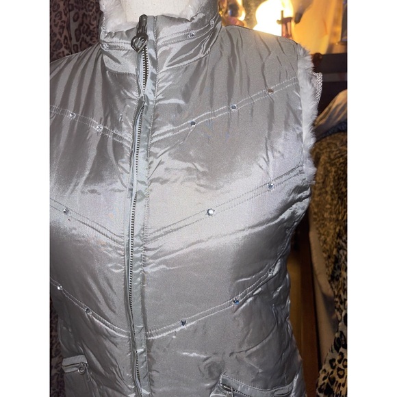 Kid’s Silver The Children’s Place Puffer Vest 👽 - Picture 3 of 13